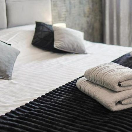 Kopernik Premium Rooms Apartment ทอรูน ภายนอก รูปภาพ