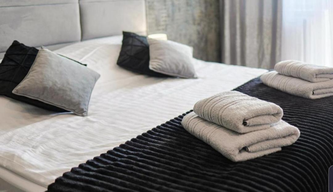 Kopernik Premium Rooms Apartment ทอรูน ภายนอก รูปภาพ