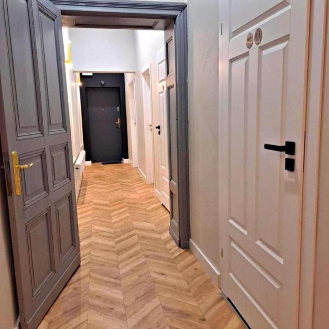 Kopernik Premium Rooms Apartment ทอรูน ภายนอก รูปภาพ